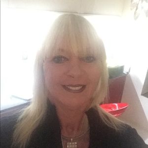 Meet your Posher, Claudia